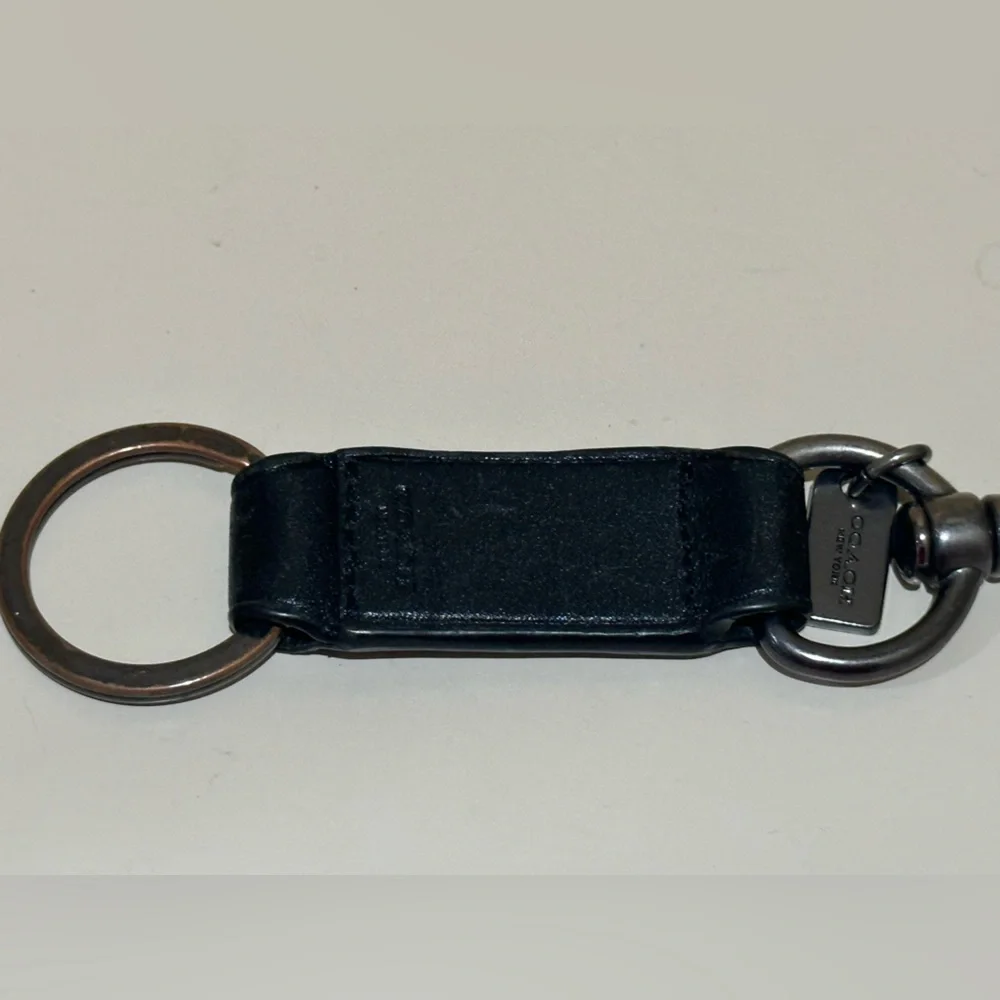 Coach Leather Dog Clip Valet - Picture 5 of 6